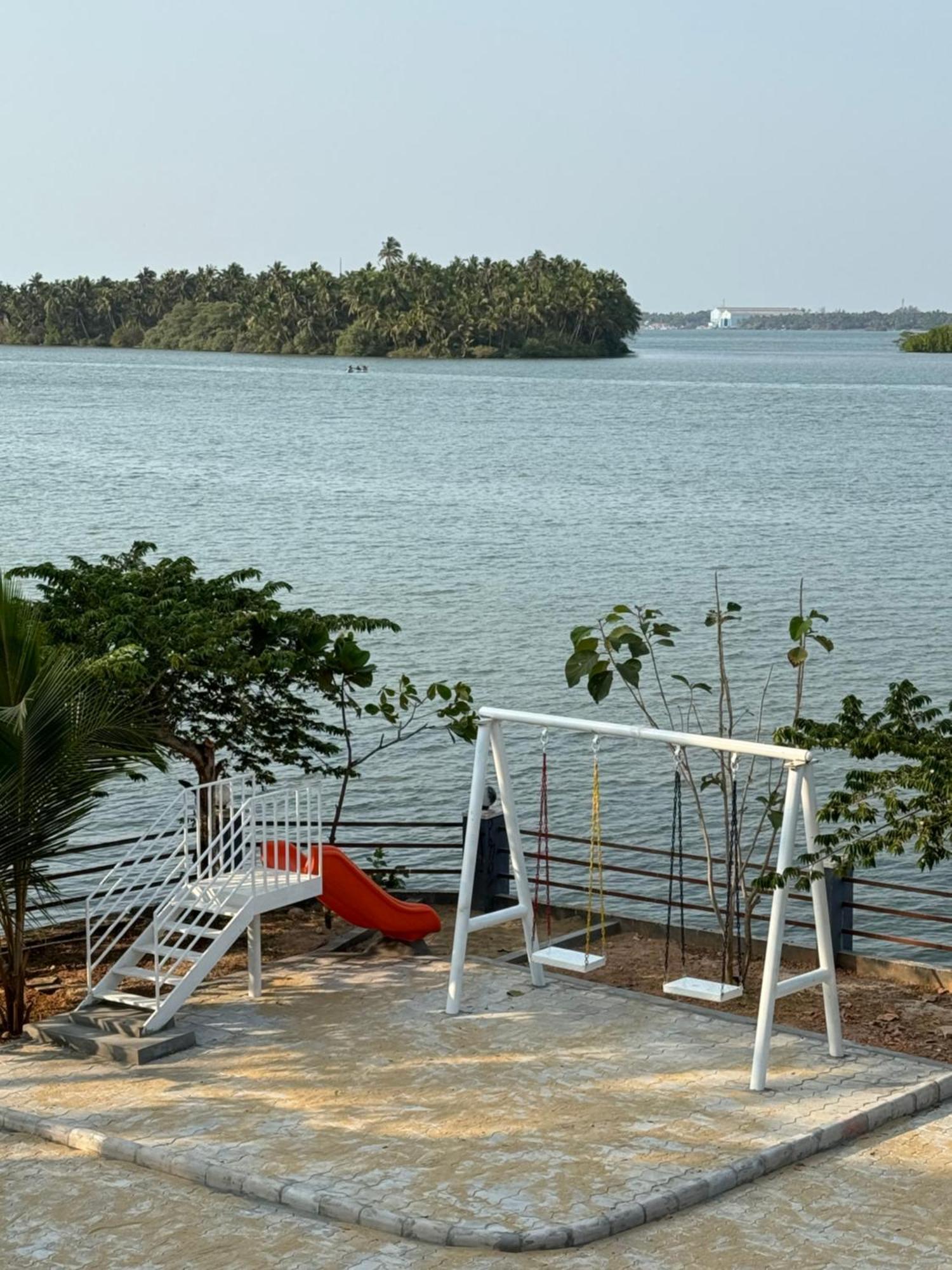The Glasswater By The Backwater Homestay Kalyānpur Extérieur photo