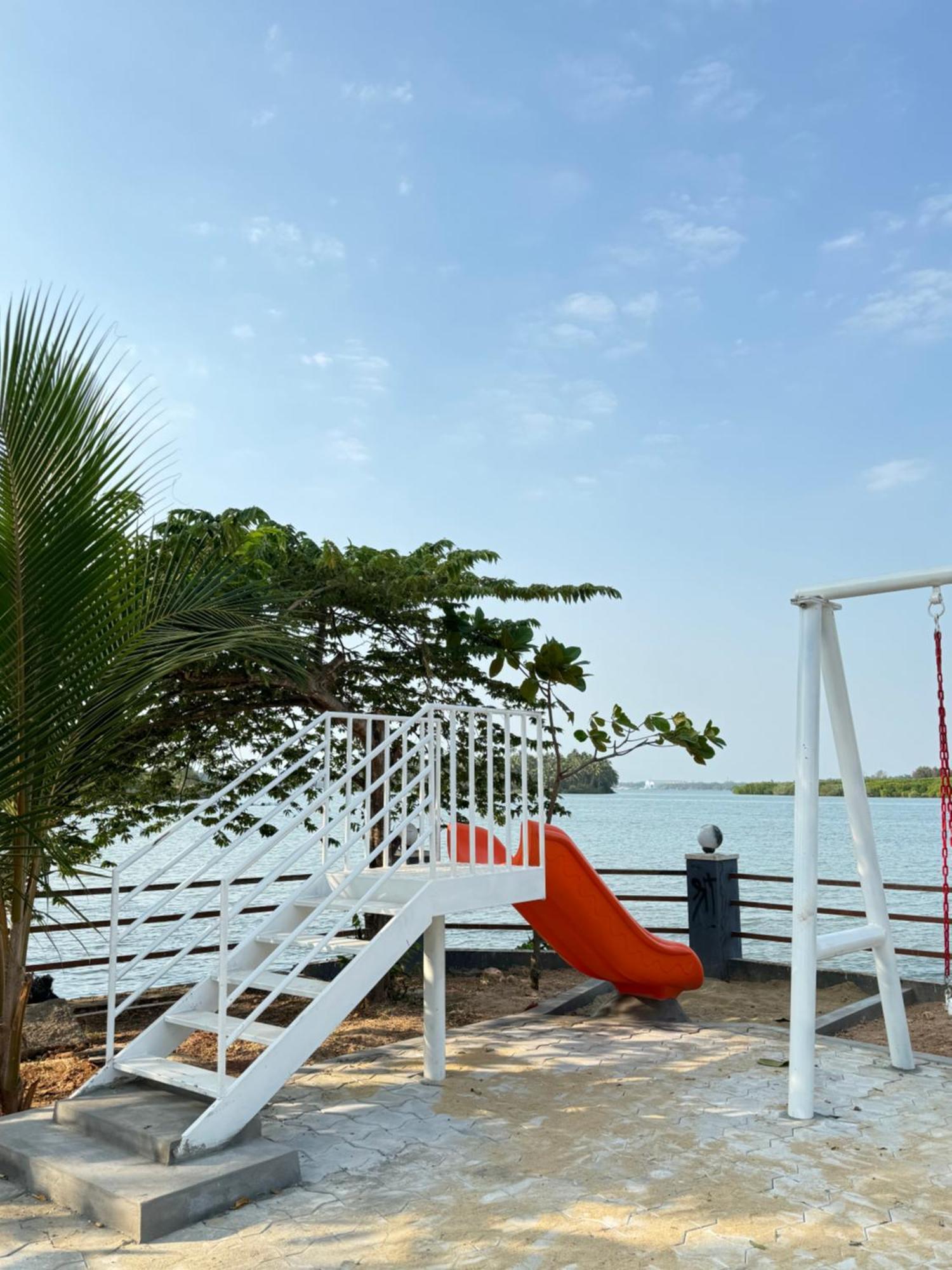 The Glasswater By The Backwater Homestay Kalyānpur Extérieur photo