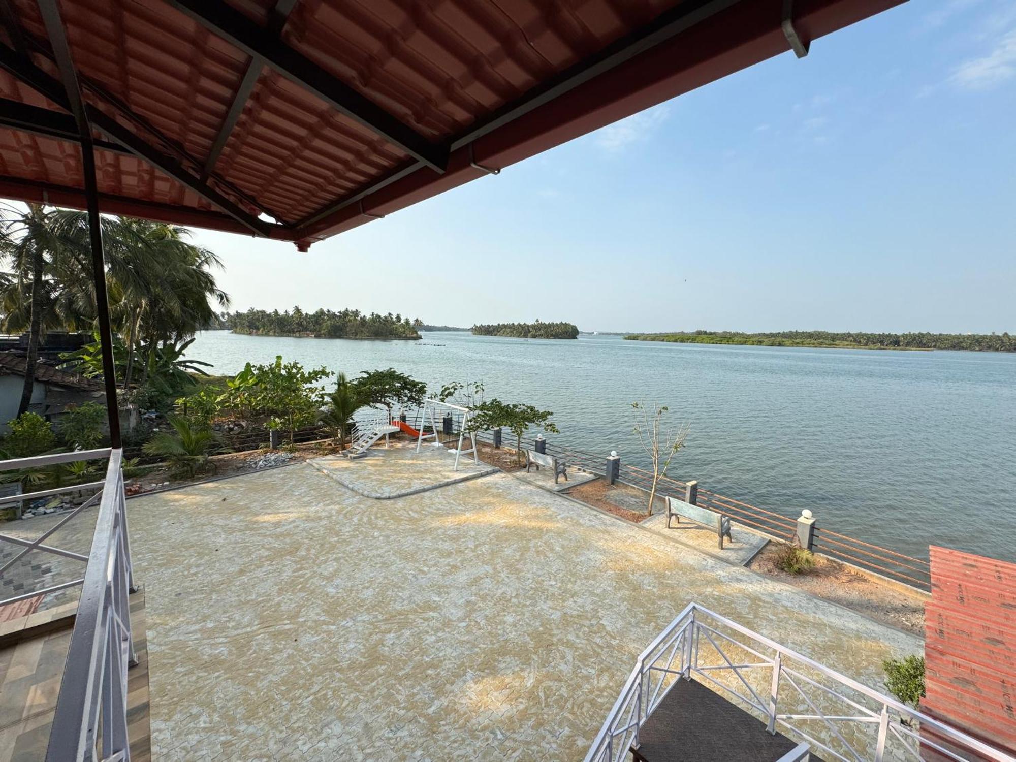 The Glasswater By The Backwater Homestay Kalyānpur Extérieur photo