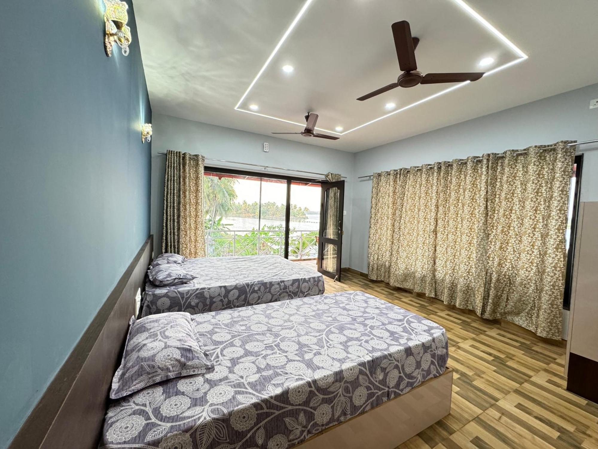 The Glasswater By The Backwater Homestay Kalyānpur Extérieur photo
