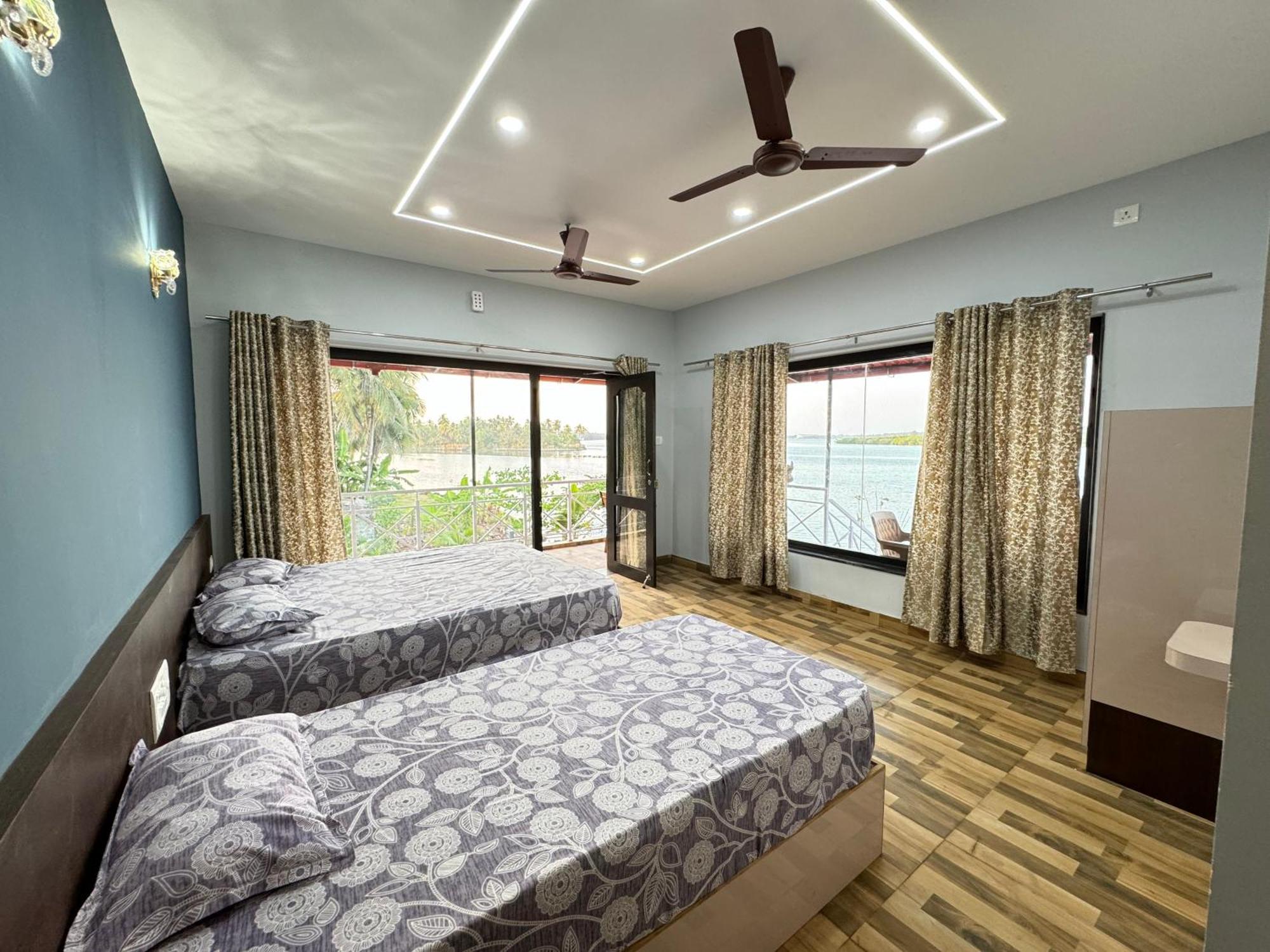 The Glasswater By The Backwater Homestay Kalyānpur Extérieur photo